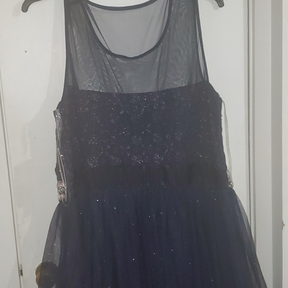 Navy formal dress - Picture 4 of 4